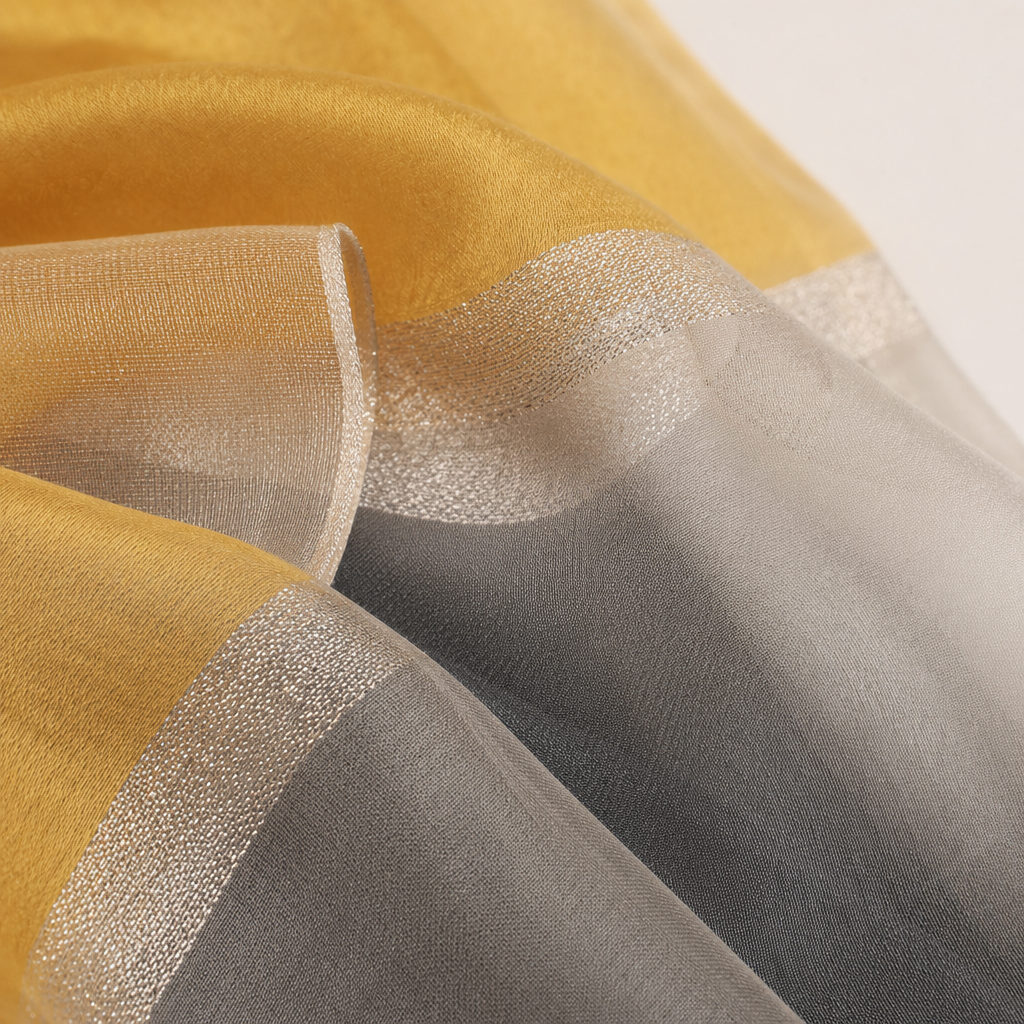 The golden silk scarf is warm, light, drape, fashionable and versatile for women in autumn and winter Application Scenario