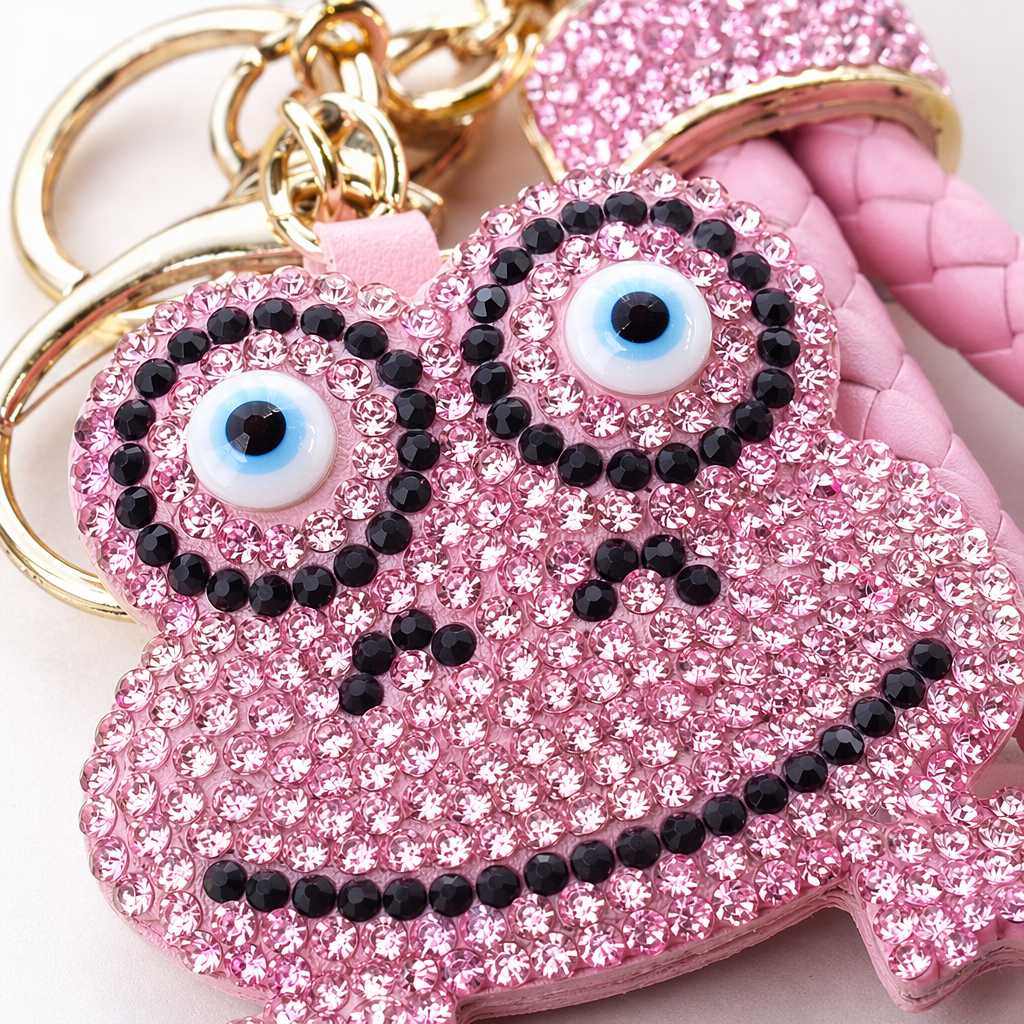The pink frog-shaped keychain is cute and the soft rubber pendant is small and portable Application Scenario