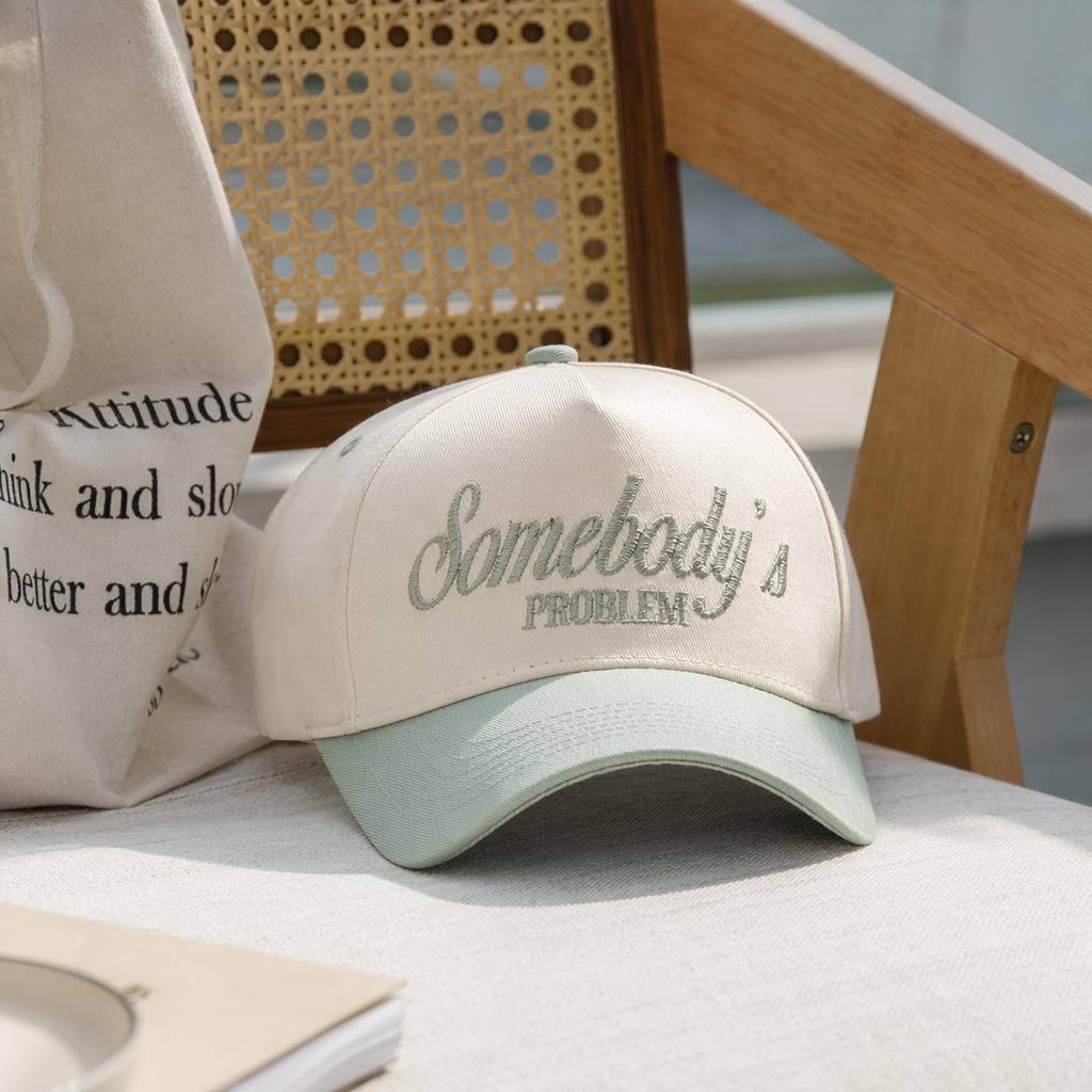 Beige and light green color-matched baseball caps for both men and women, casual and versatile sun hats details Picture
