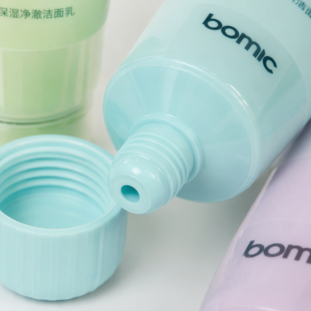 Green Moisturizing, Blue Hydrating and Purple Brightening Three-Effect Facial Cleanser Application Scenario