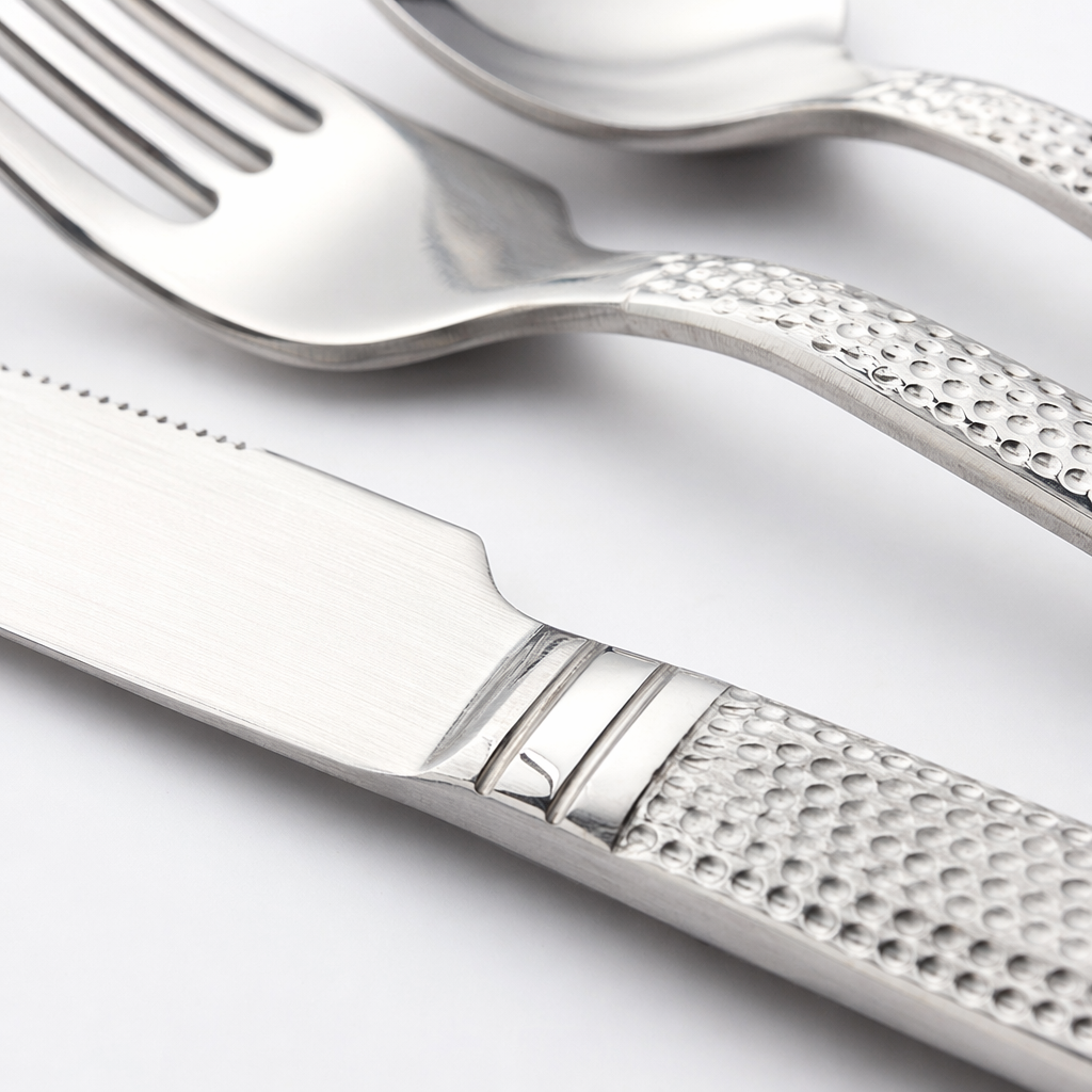 Silver tableware set, stainless steel spoons, forks and knives, four-piece set, home simple style Application Scenario