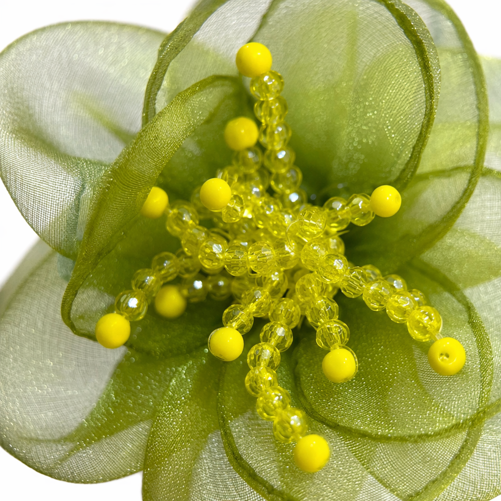 The green gauze floral hair accessory for women is light, breathable and suitable for spring and summer Application Scenario