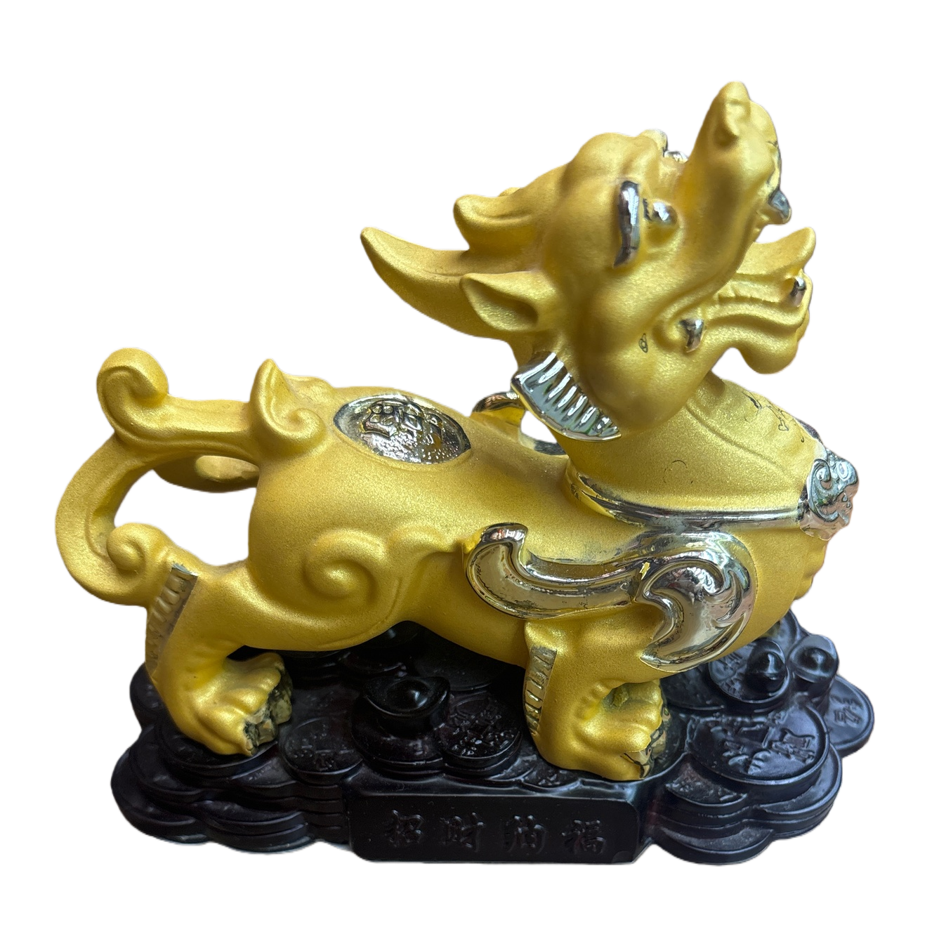 金色招财貔貅摆件白底实物图