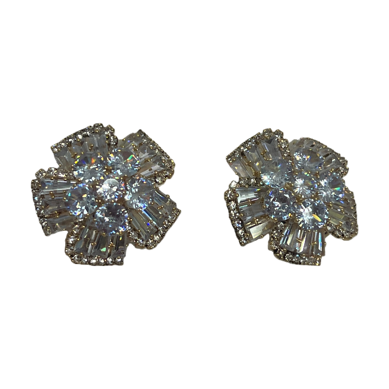 Golden diamond-encrusted flower ear studs, fashionable and light luxury lady earrings, ear stud accessories, diamond ball ear studs, ear stud gun piercing, bio-ceramic ear sticks Item Picture