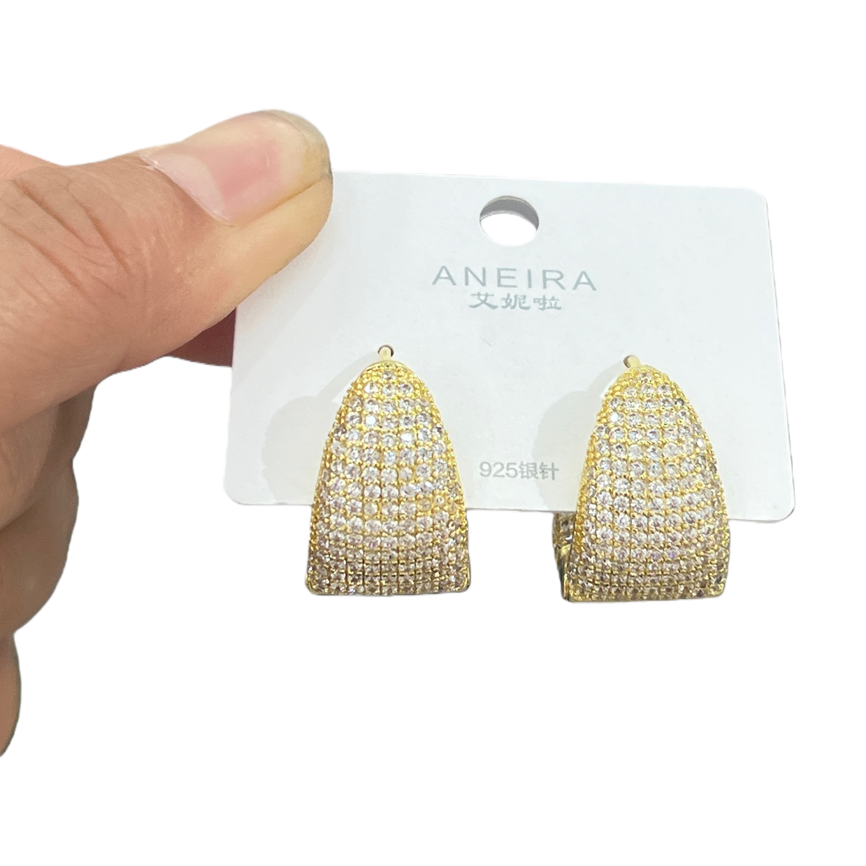 أزواج من الأقراط المصنوعة من الذهب الممزقة Item Picture