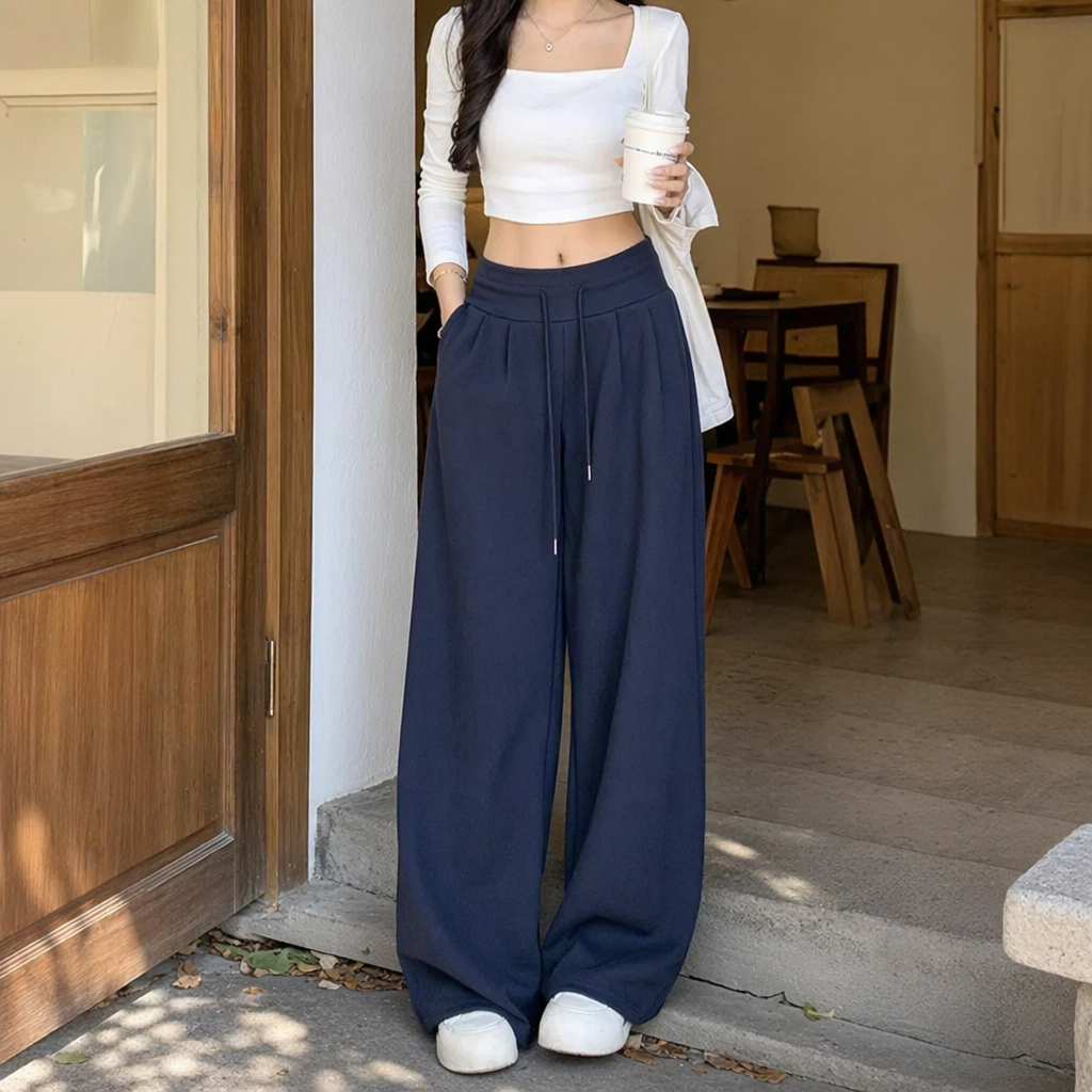 A model's real photo of wearing navy blue flexed wide-leg pants for women in autumn and winter to show off their slimming and flowing casual pants details Picture