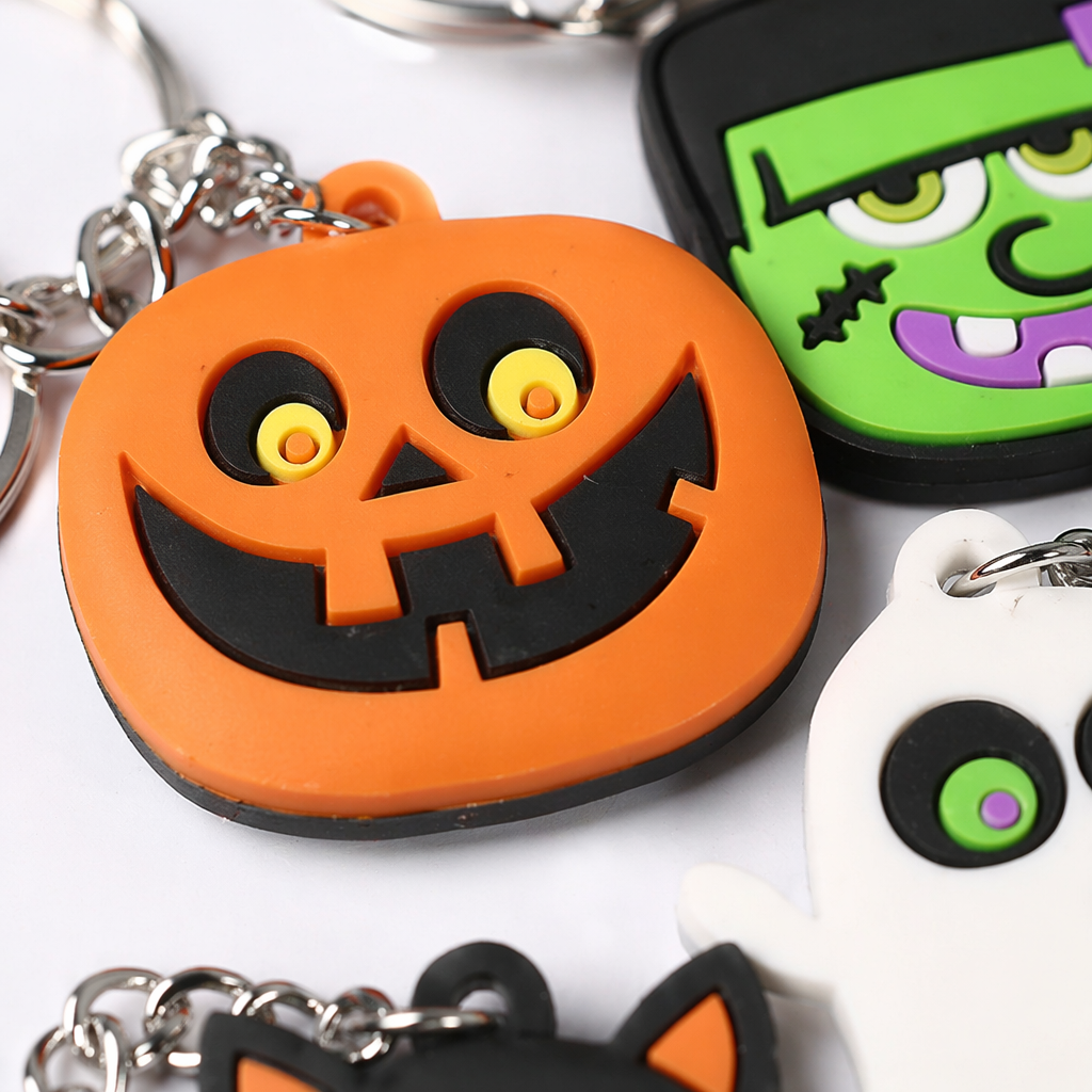 Colorful Halloween-themed keychain cartoon pumpkin ghost bat-shaped festival decoration Application Scenario
