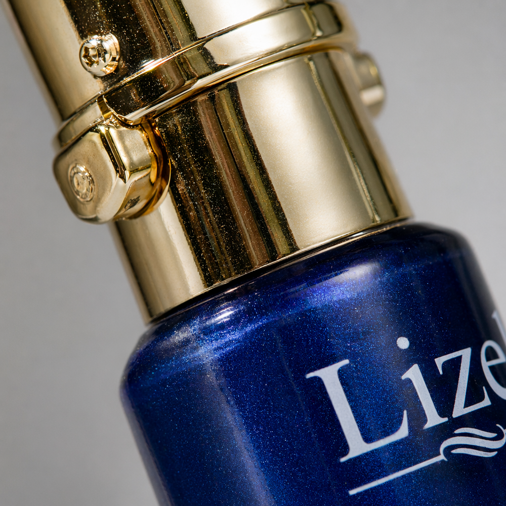 20ml nail polish bottle with a golden mid-waist cap. The color of the nail polish can be chosen freely Application Scenario