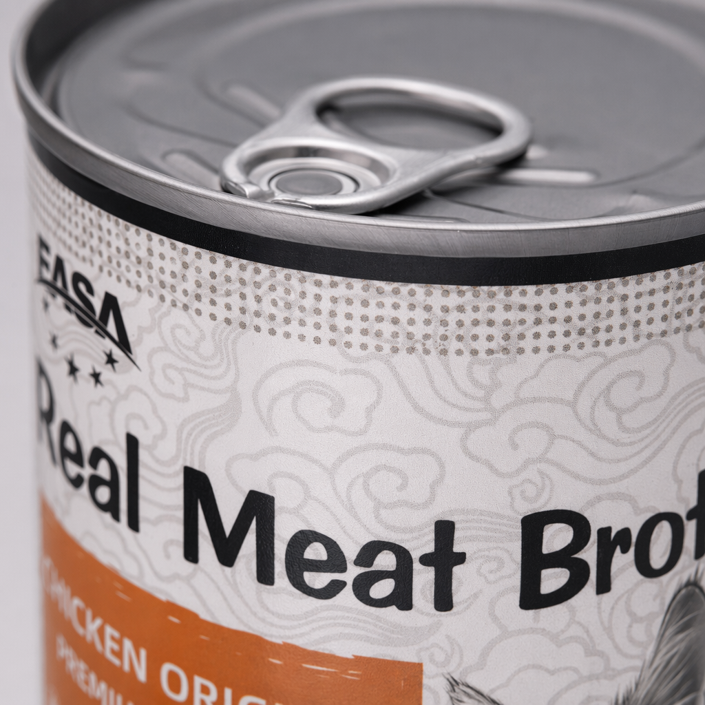 White canned cat food Real Meat Broth with cat pattern label contains real meat broth Application Scenario