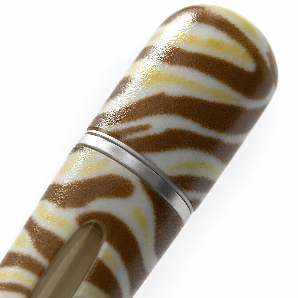 5ml brown striped perfume bottle, convenient travel bottle, plastic bottle, perfume bottle Application Scenario