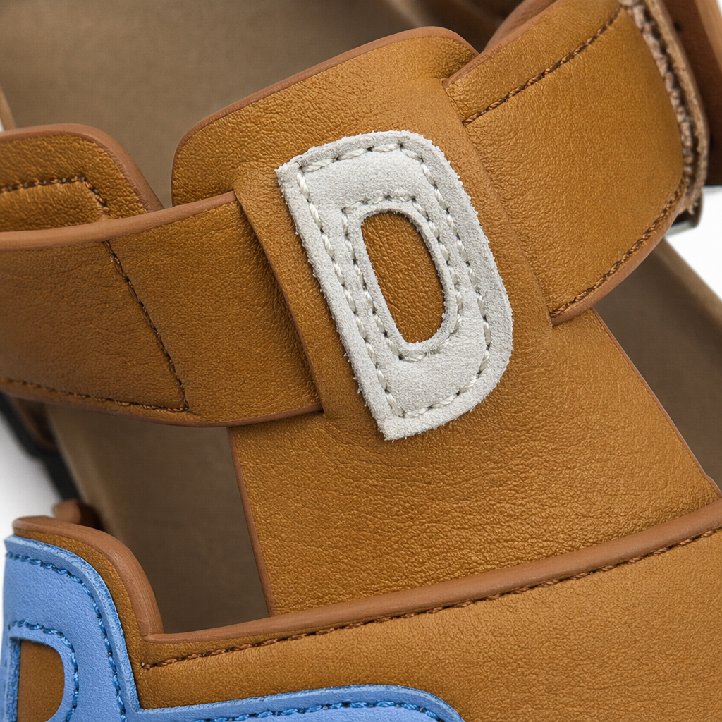 Three pairs of brown children's sandals, beige, light blue and white with the letter "D" decoration Application Scenario