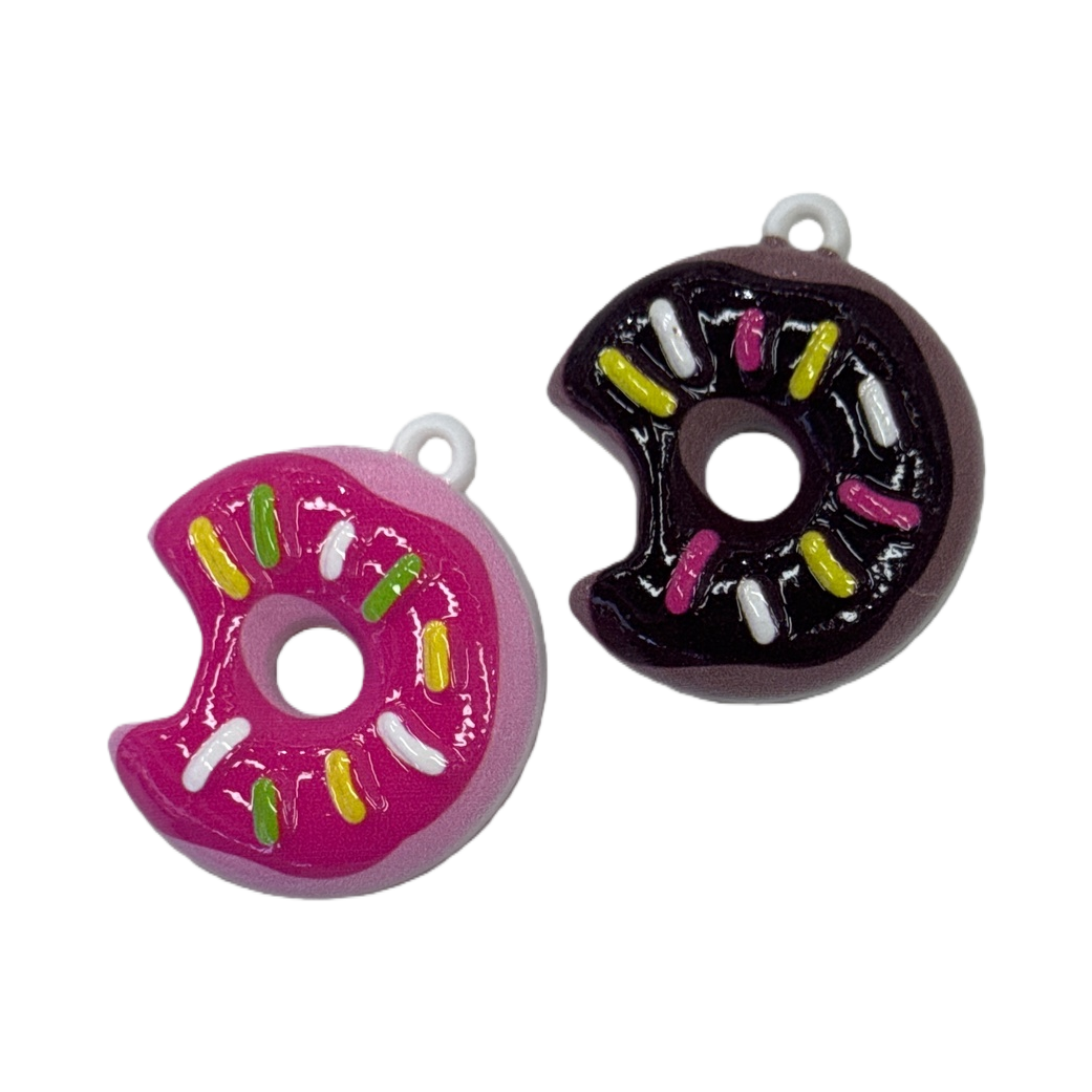 Pink chocolate-colored donut-shaped pendant, cute sweet dessert-style keychain bag accessory Item Picture
