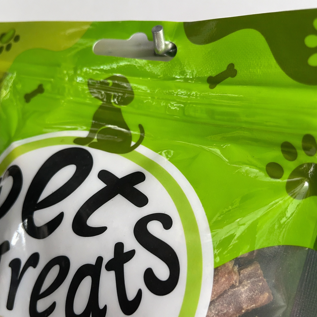 Green packaging pet snacks, natural and additive-free, for dogs and cats' teeth grinding and cleaning Application Scenario
