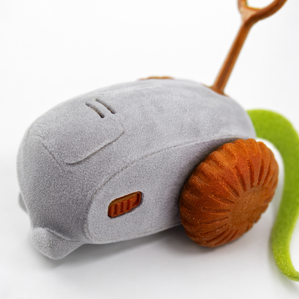 Cat Self-entertainment drifting car, pet toy, interactive toy for cats, also suitable for dogs Application Scenario