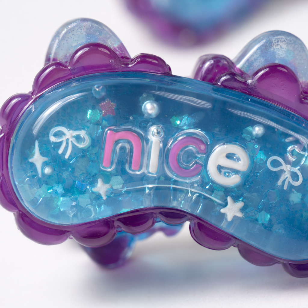 The small blue transparent cartoon clip with a purple border has a cute and practical design Application Scenario