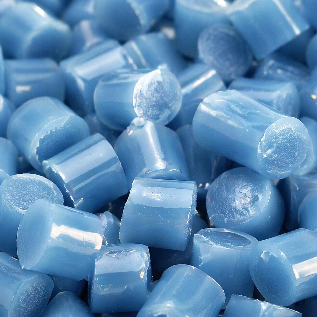 Blue plastic particles, industrial-grade PP polypropylene raw materials, 2-3mm particle size, customizable color Application Scenario