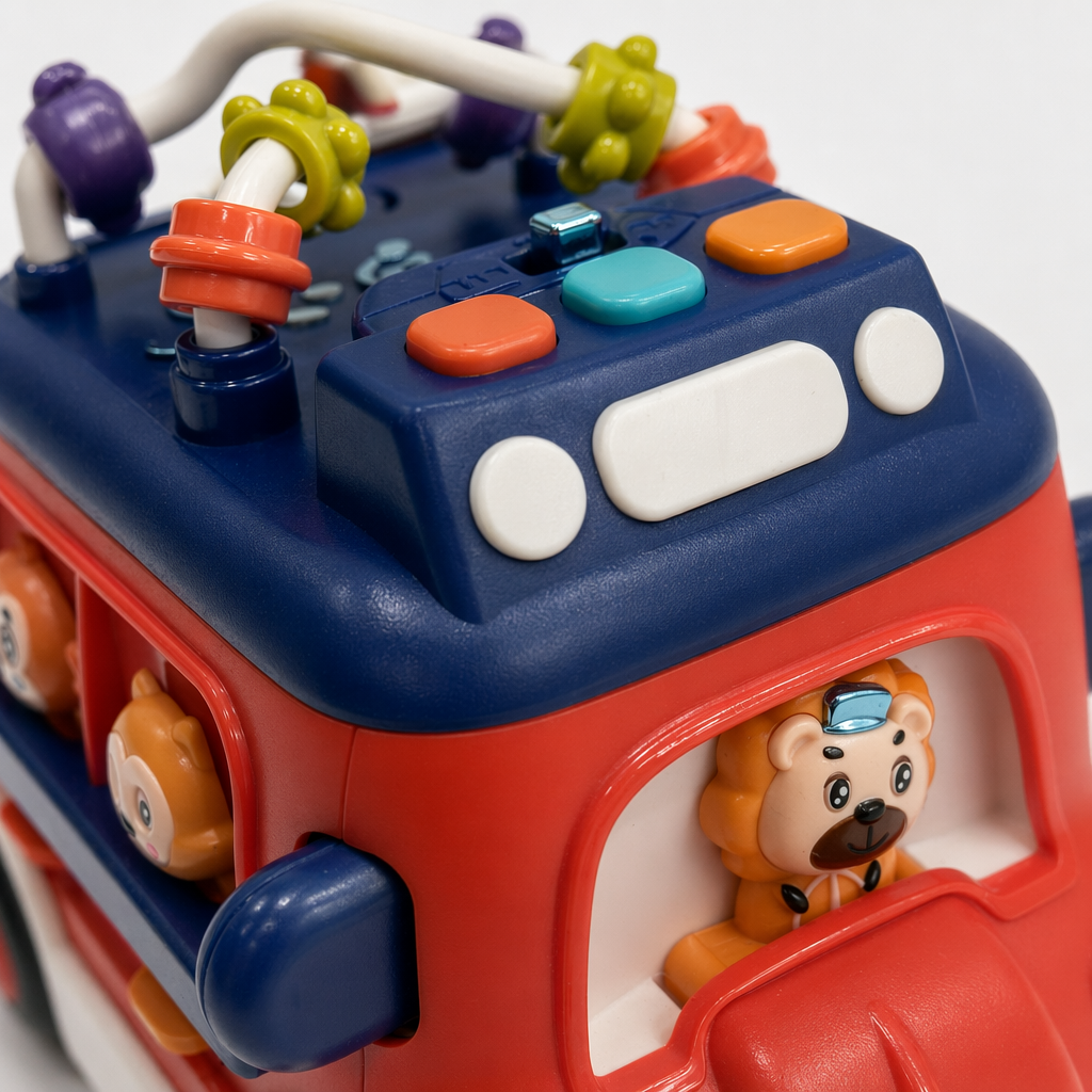 Red children's toy car, electric toy car, boys' educational early education vehicle Application Scenario