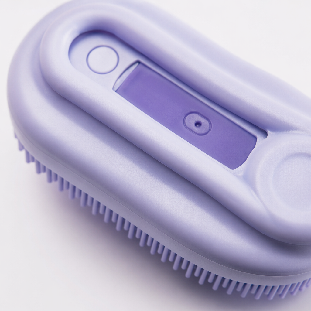 Pet dog cleaning and grooming tools, needles, combs, pet supplies, bathing Application Scenario