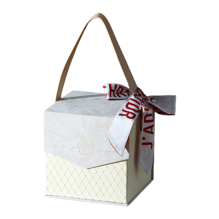 The off-white textured diamond-shaped checkered hand-held gift box is printed with red and white ribbon characters Item Picture