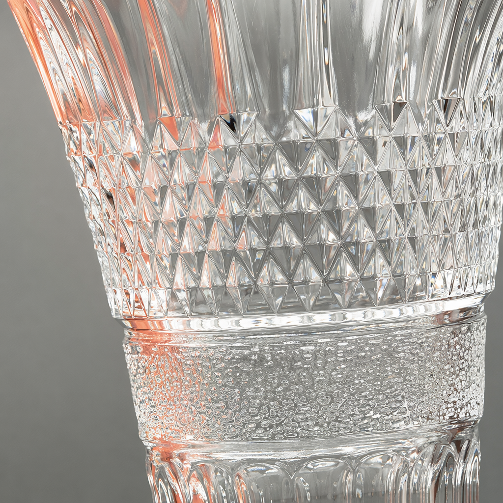 Transparent crystal vase for living room decoration, high-transparency glass vase Application Scenario