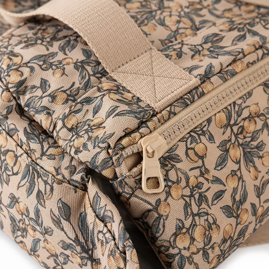 The beige floral pattern women's casual backpack is fashionable, versatile and lightweight Application Scenario