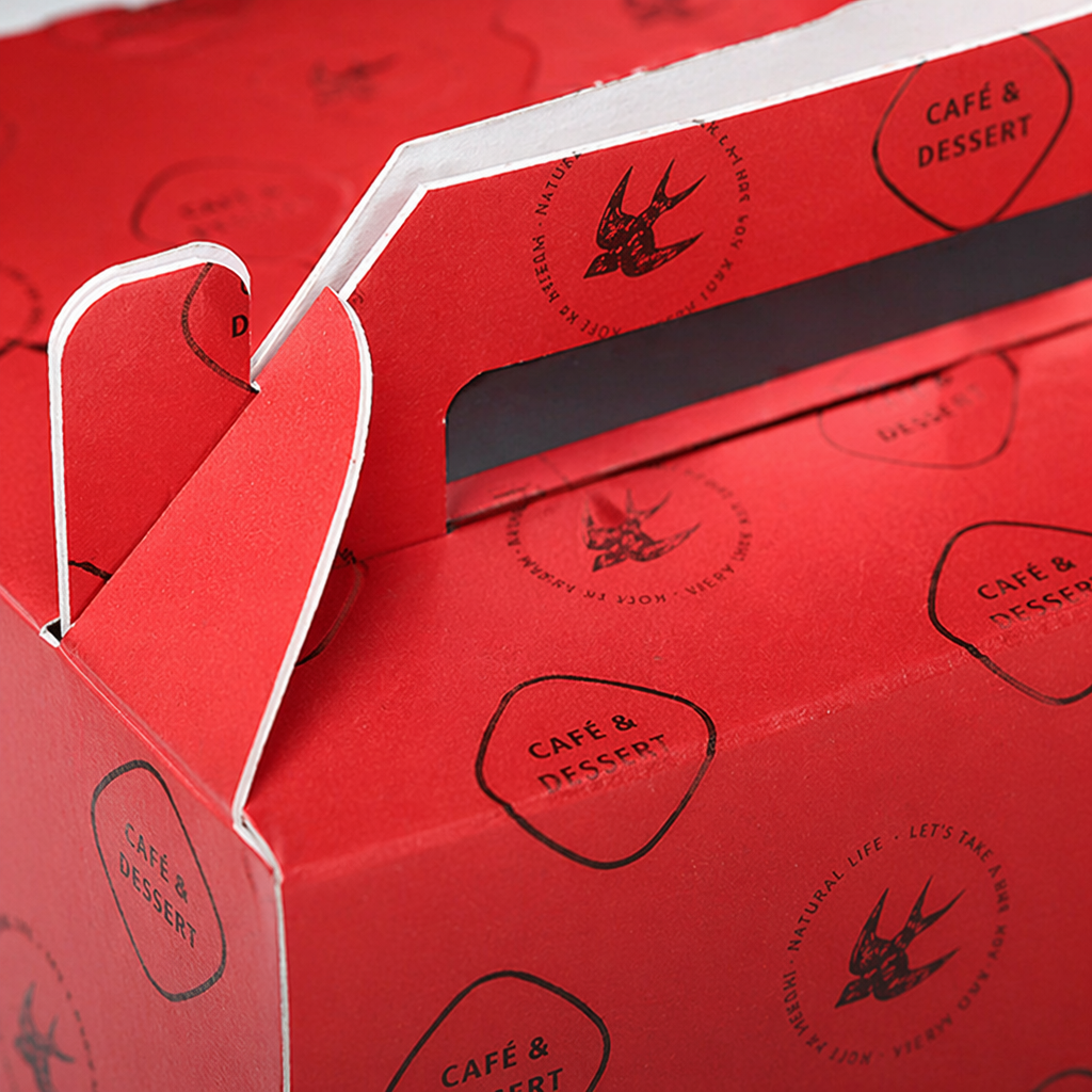 The red hand-held gift box is a simple, elegant and festive gift box for festivals Application Scenario