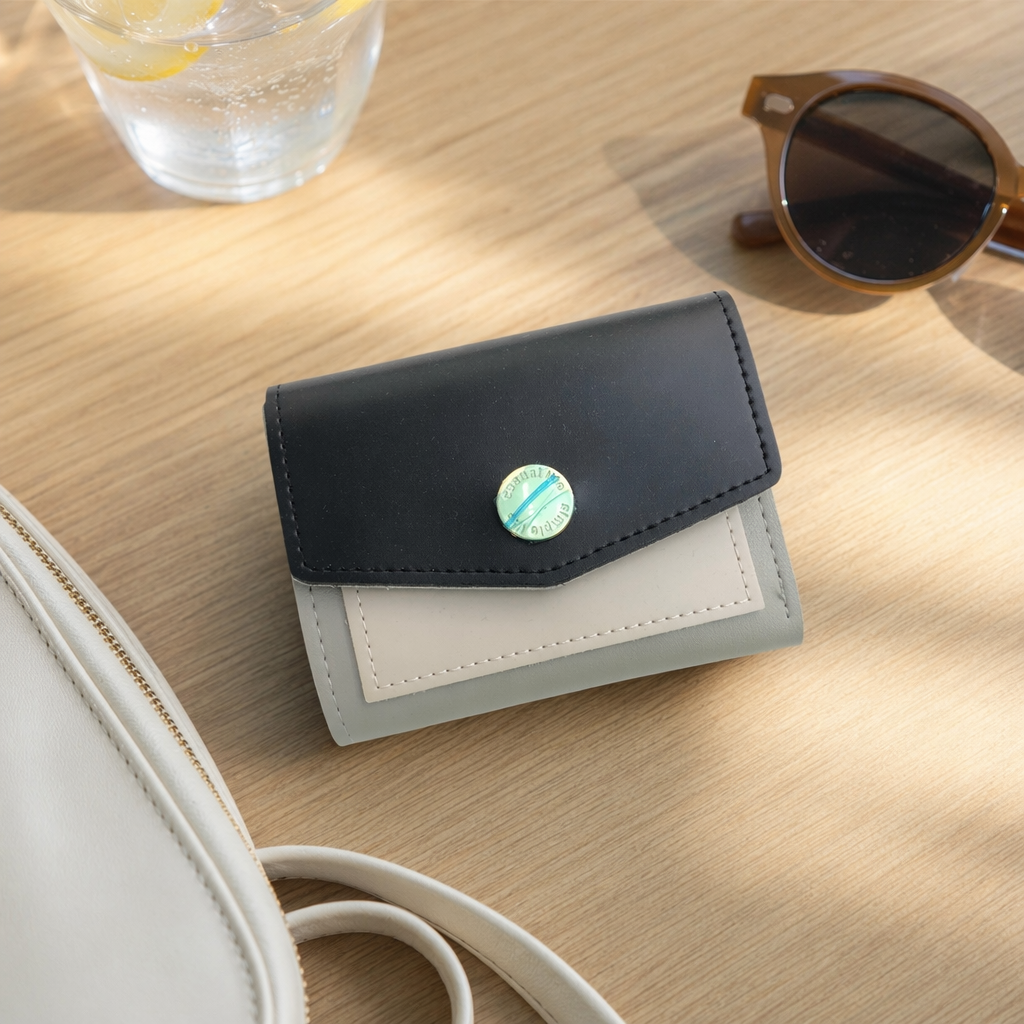 Black flip cover, grey base, genuine leather wallet, simple business, suitable for both men and women details Picture