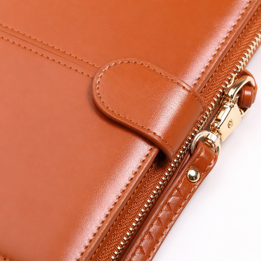 Brown leather men's long wallet, genuine leather, retro and simple, business casual Application Scenario