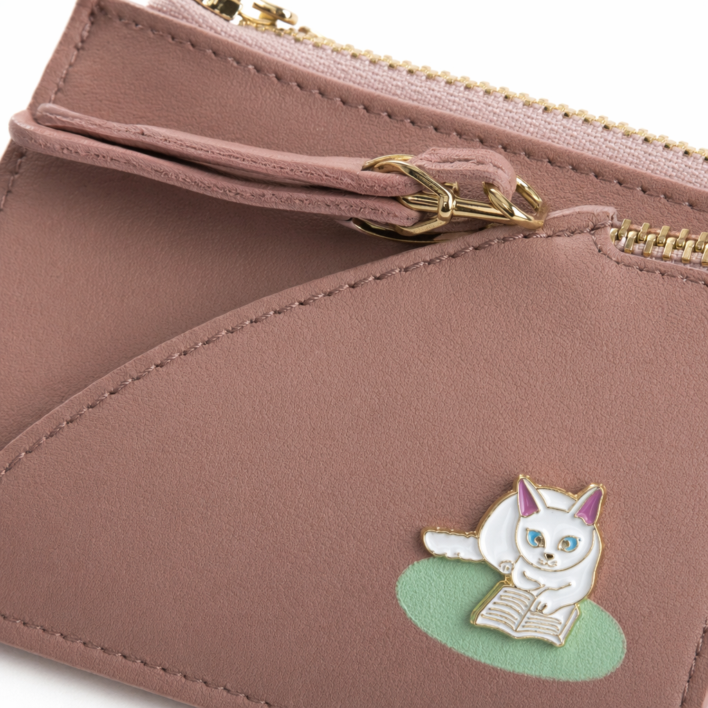 A cute and girlish leather wallet with a pink wallet and a white cat book badge Application Scenario