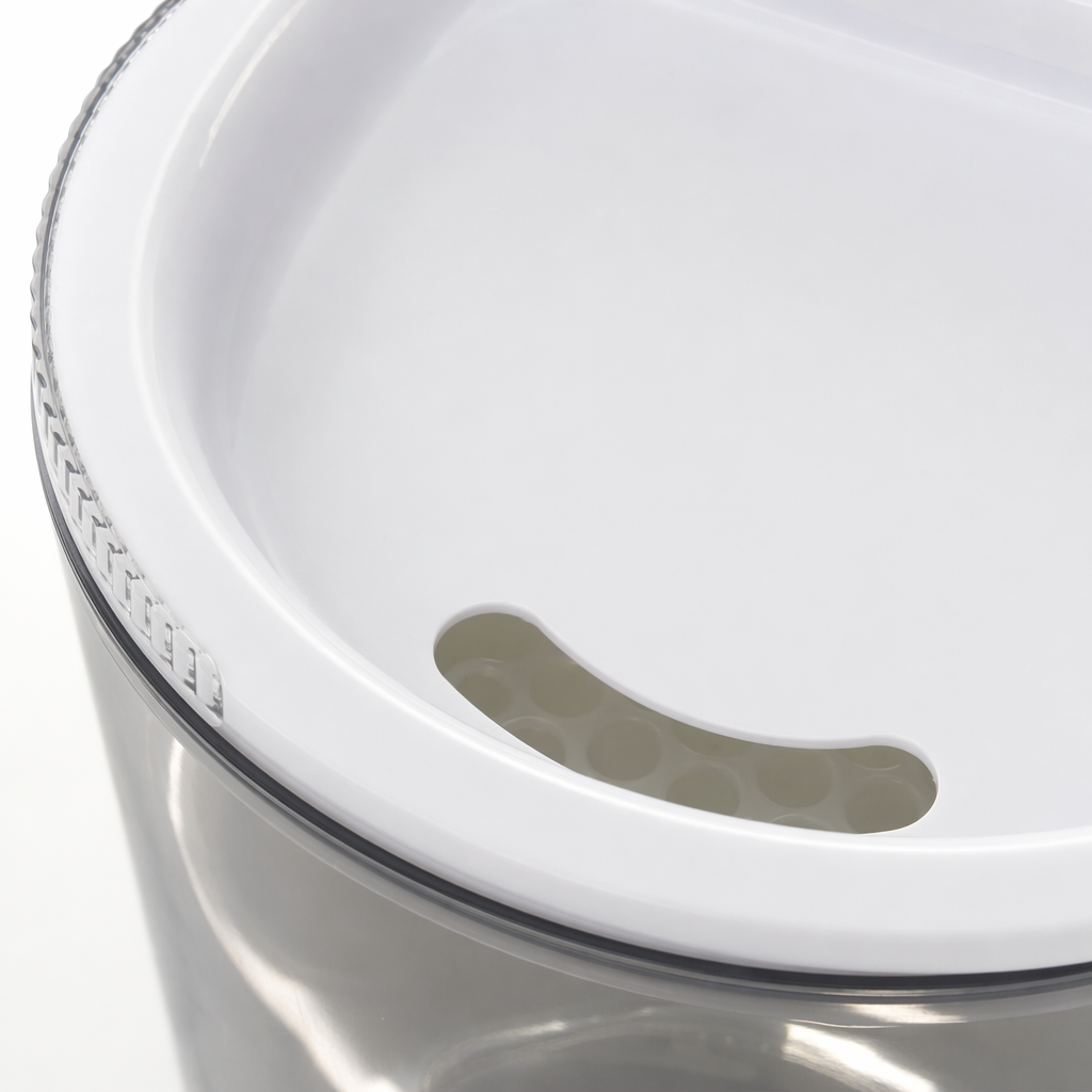 White pet water dispenser with silent circulation and automatic constant flow, suitable for cats and dogs Application Scenario