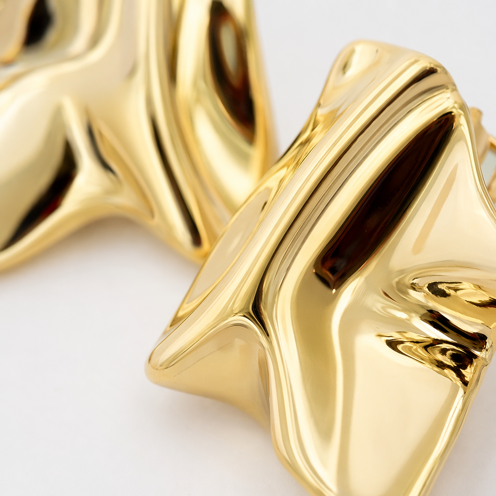 Golden abstract-shaped ear studs with fashionable geometric design, light luxury and niche earrings Application Scenario