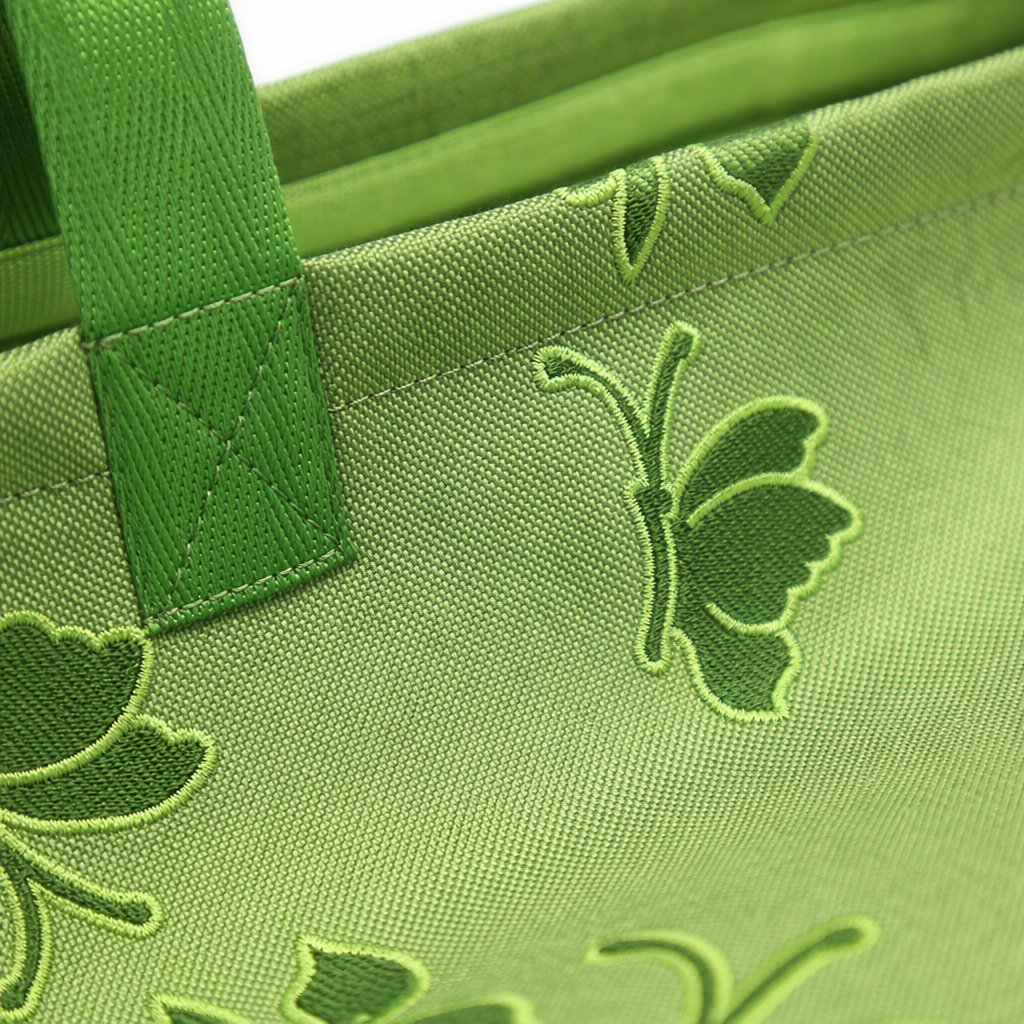Green floral pattern handbag, simple and eco-friendly cotton and linen shopping bag Application Scenario