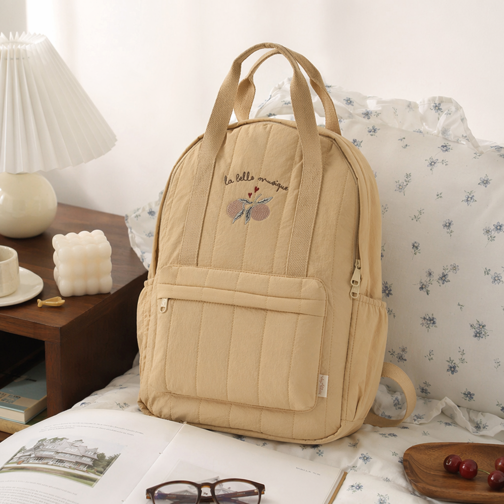 Beige fashionable and casual backpack, lightweight and large-capacity student commuting style details Picture