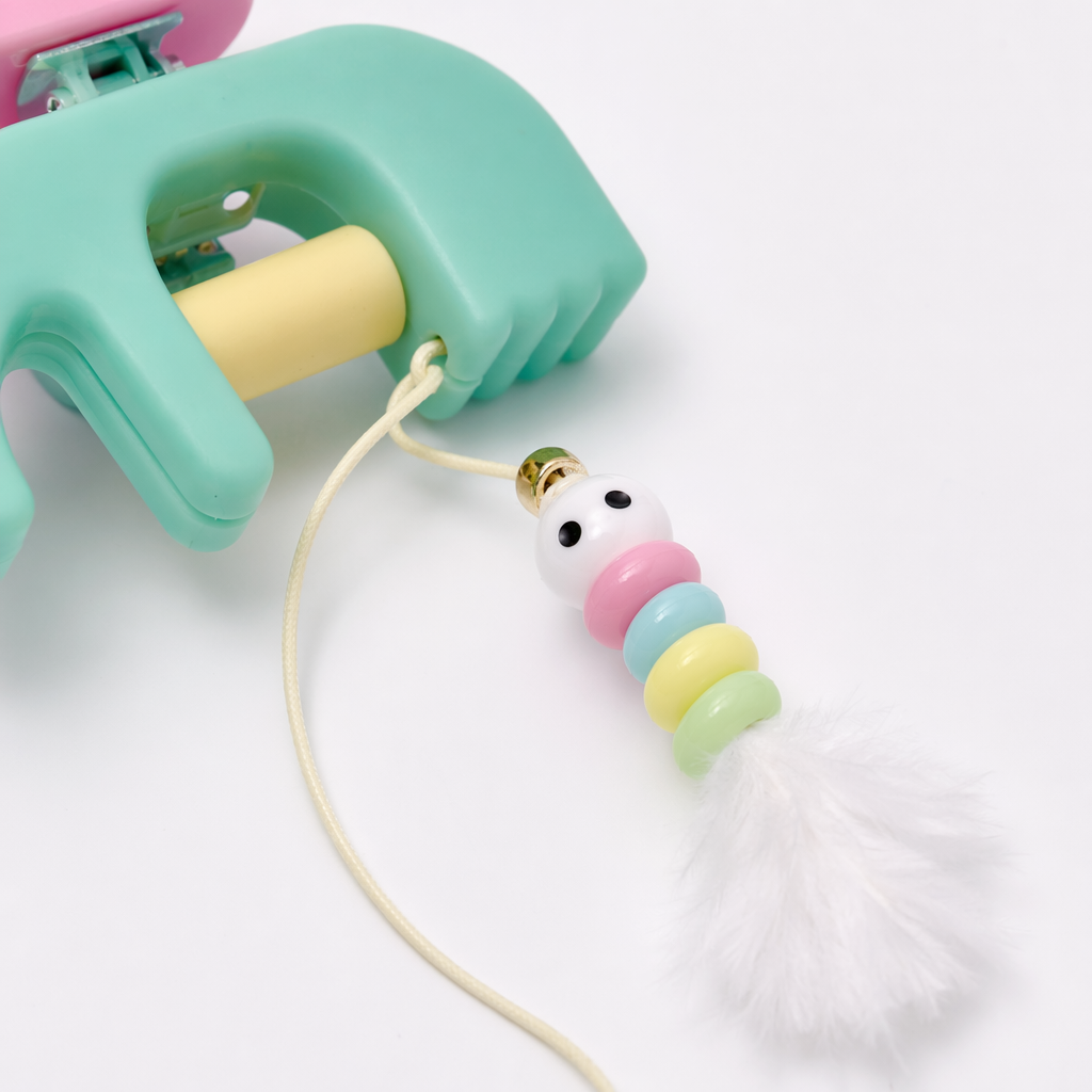 White packaging box cat toys, cat players, interactive and educational plush toys Application Scenario