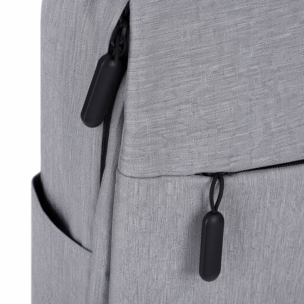 This grey, simple and fashionable backpack is lightweight and has a large capacity for student commuting Application Scenario