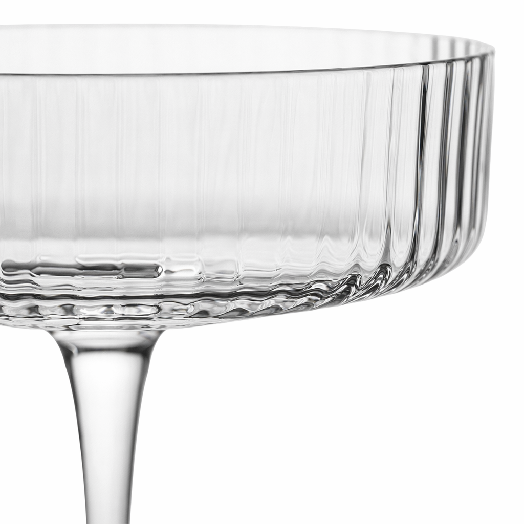 Transparent glass goblets, lead-free crystal cups, table wine glasses, home banquet cups Application Scenario