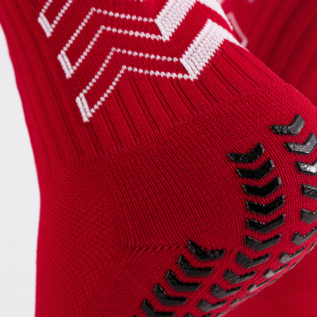Red sports socks, quick-drying, breathable, anti-slip and sweat-absorbing, for both men and women Application Scenario