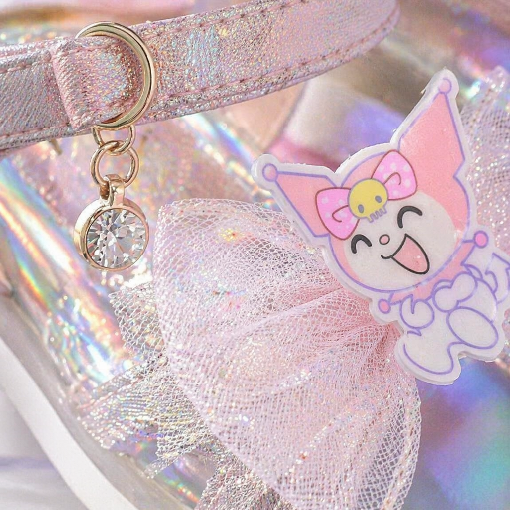 Pink shiny children's sandals with Kulomi cartoon stickers and mesh bow Application Scenario