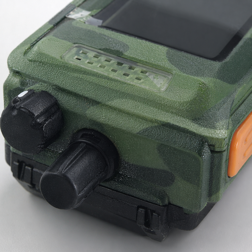 Yaomao 5800 Camouflage Edition Green camouflage walkie-talkie wireless communication, waterproof, shockproof, ultra-long battery life, two-way communication Application Scenario