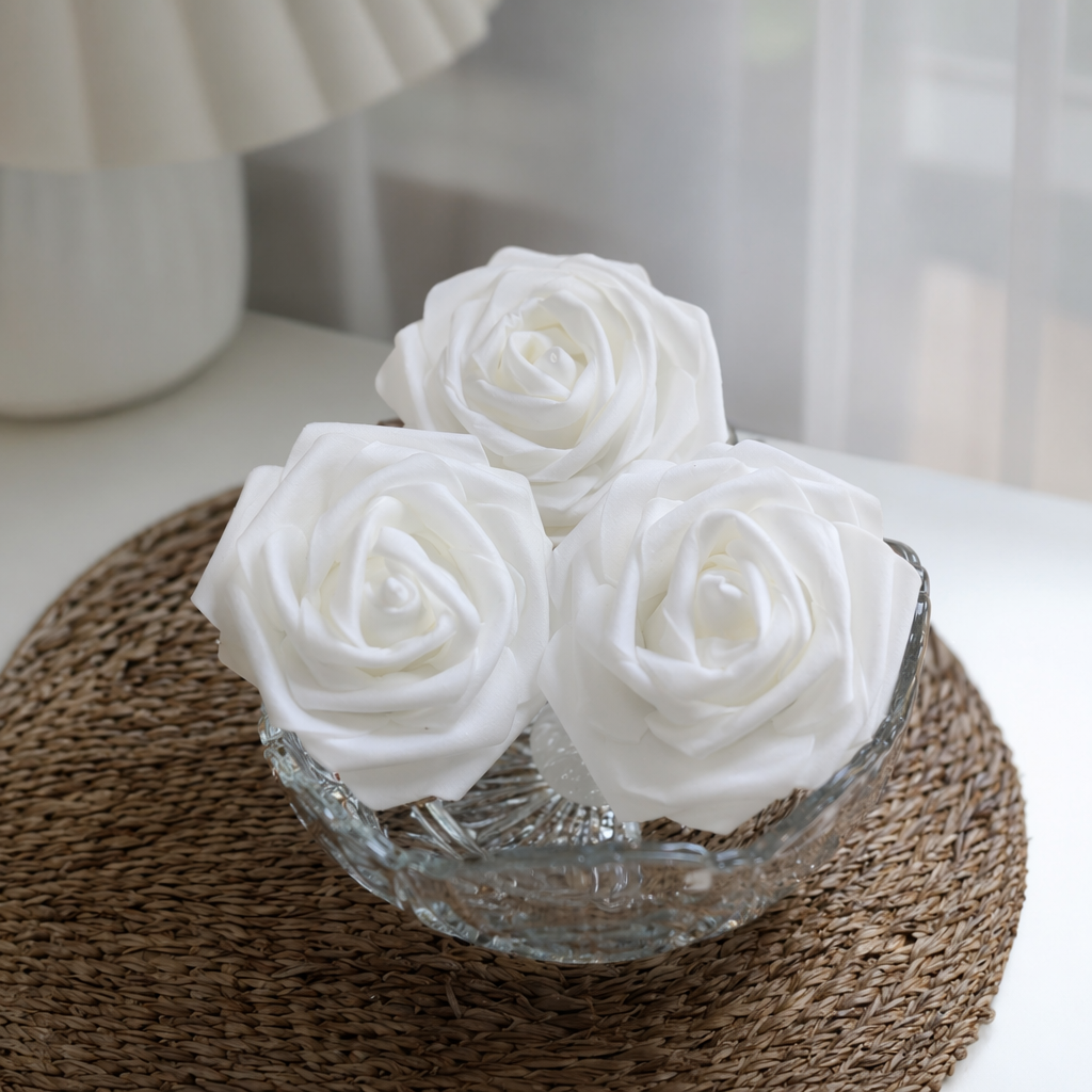 The white foam rose-scented body wash gently cleanses and moisturizes the skin details Picture