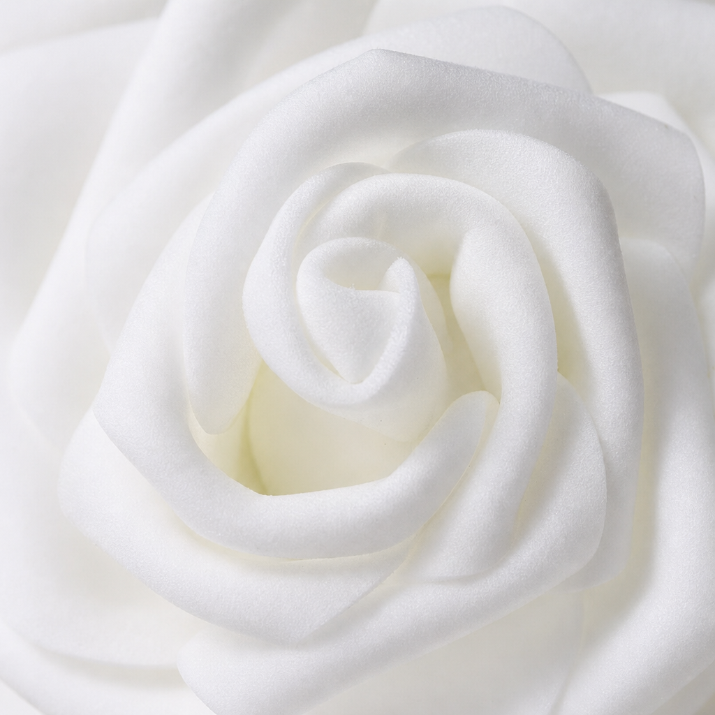 The white foam rose-scented body wash gently cleanses and moisturizes the skin Application Scenario