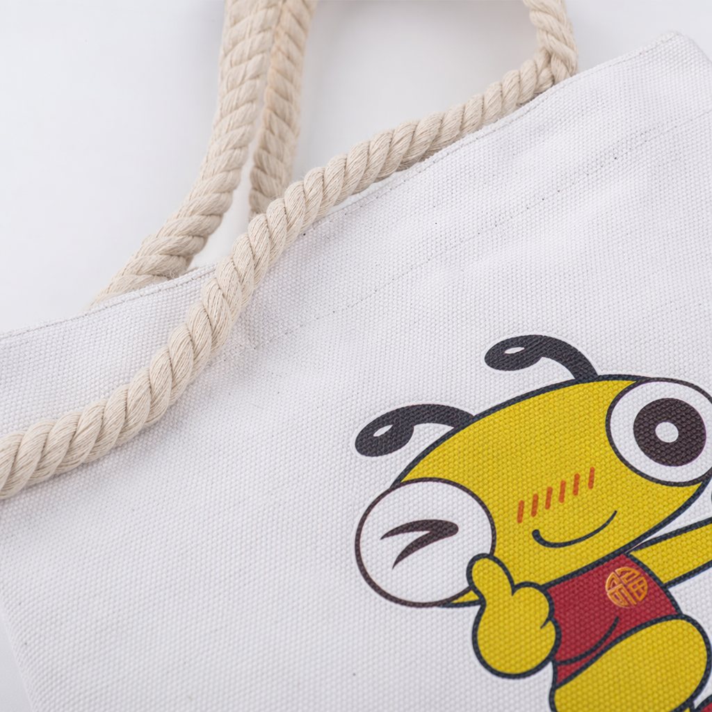 White canvas bag, six pattered tea cups, cartoon bee character illustration, walking figure WOO HAH HAH, Jinling Meidian Application Scenario