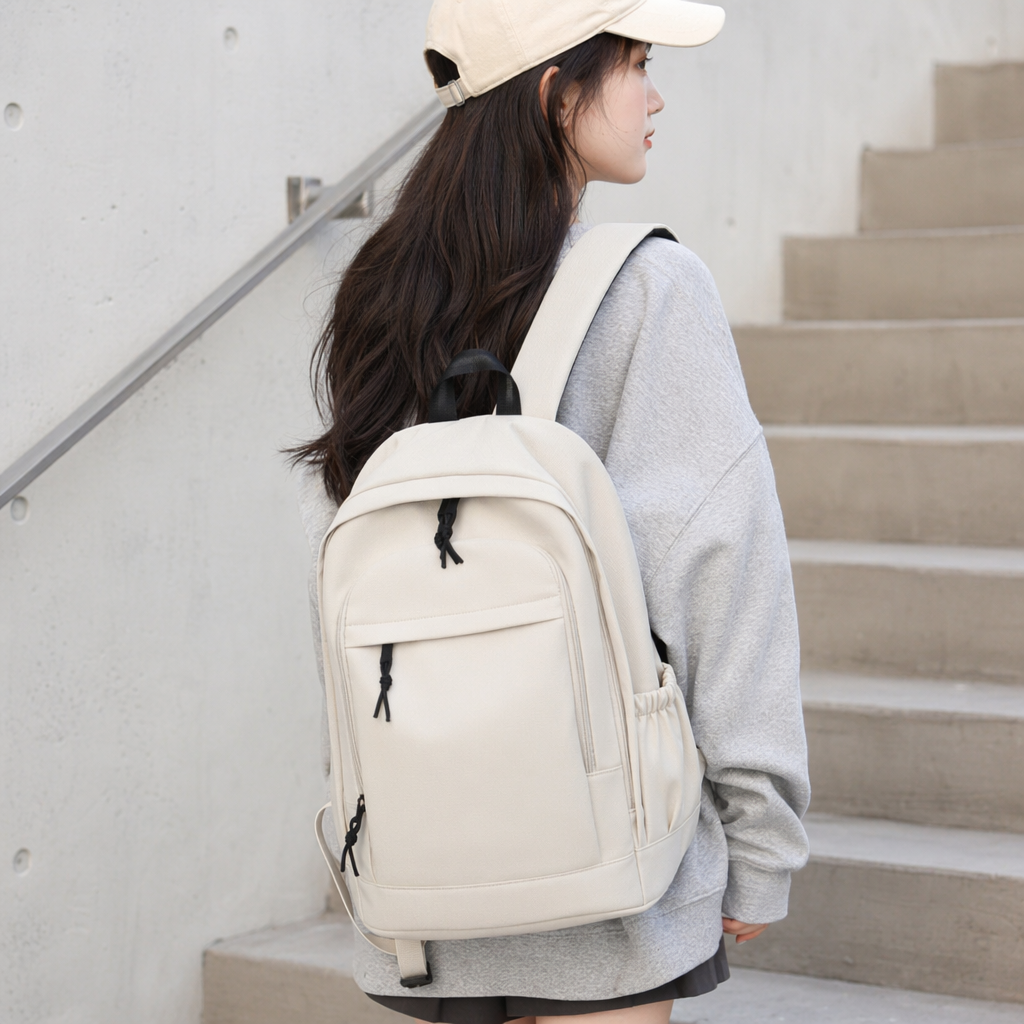 白色双肩包简约百搭学生通勤轻便大容量时尚休闲 backpack产品图