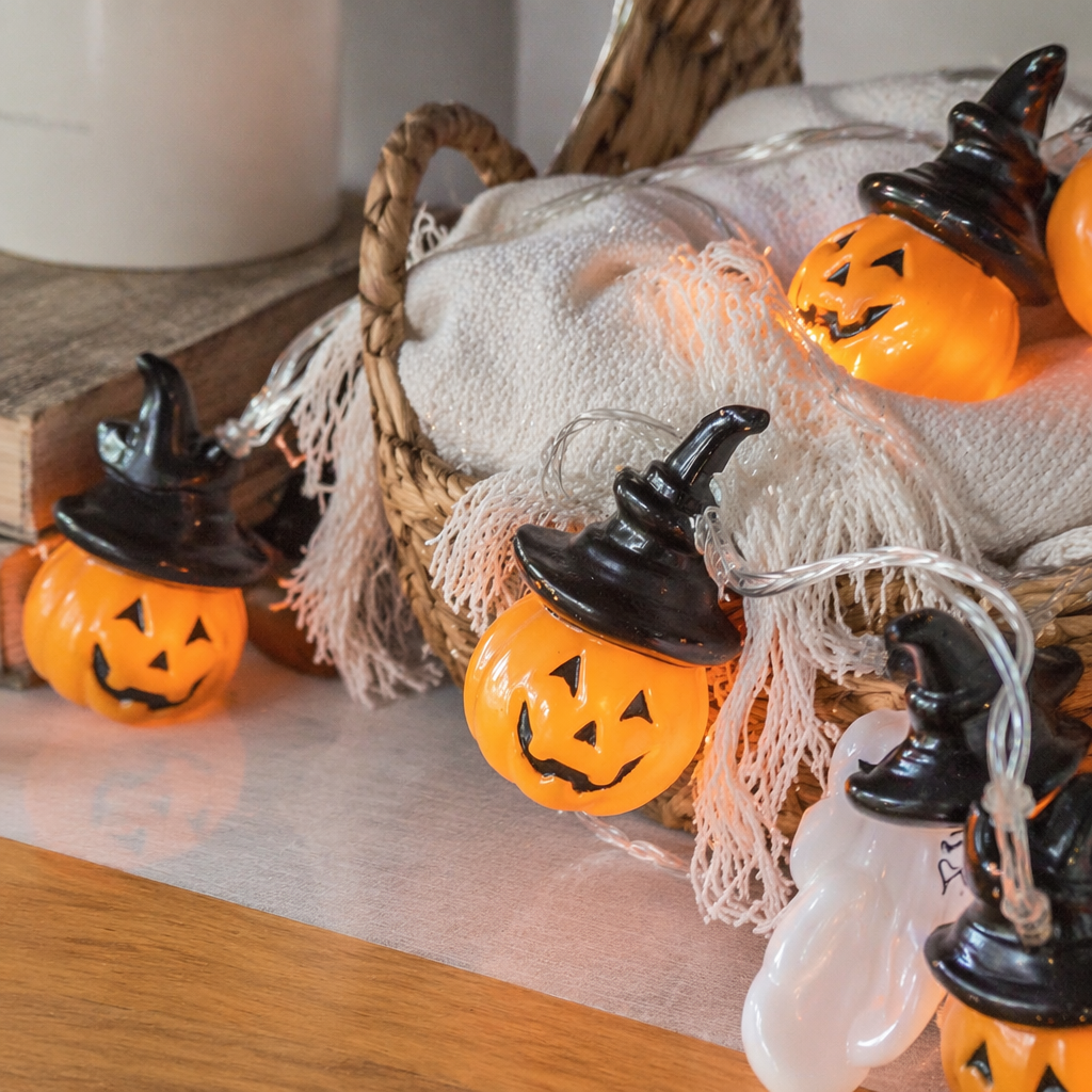 Orange pumpkin lanterns, holiday decorations, Halloween home atmosphere lights details Picture