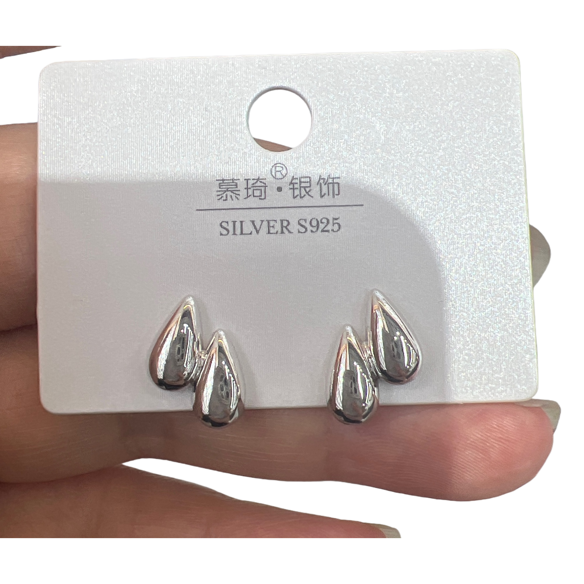 Silver teardrop-shaped ear studs are fashionable, simple and versatile earrings Item Picture