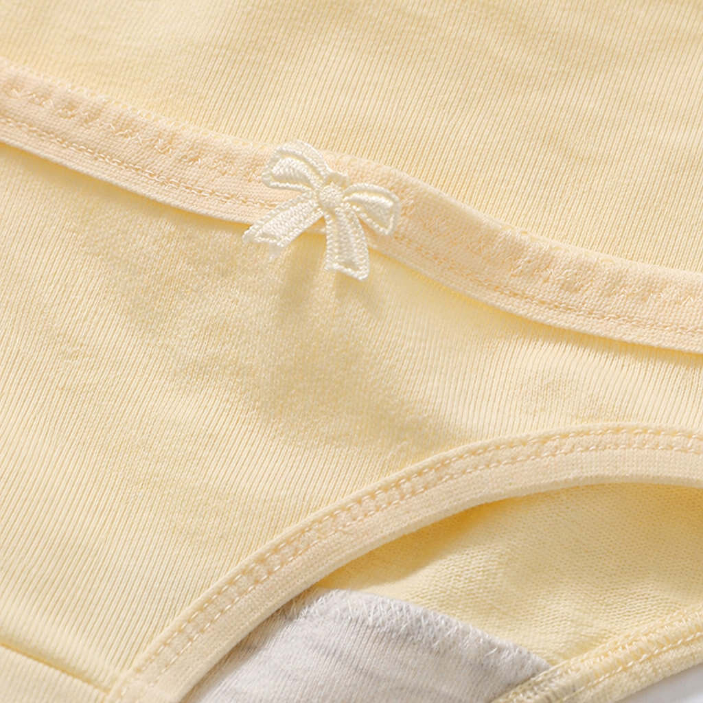 Light yellow pure cotton men's underwear with flat corners, comfortable and breathable basic style Application Scenario