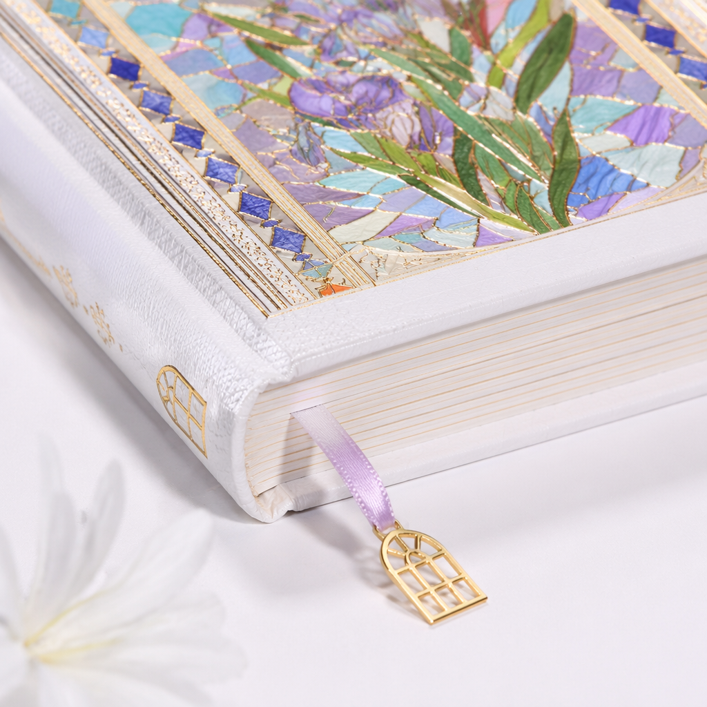 Van Gogh's Dream Blue A5 hardcover notebook, Starry Night Wheat field with crows on the cover, gold-embossed kraft paper with horizontal lines on the inner pages Application Scenario
