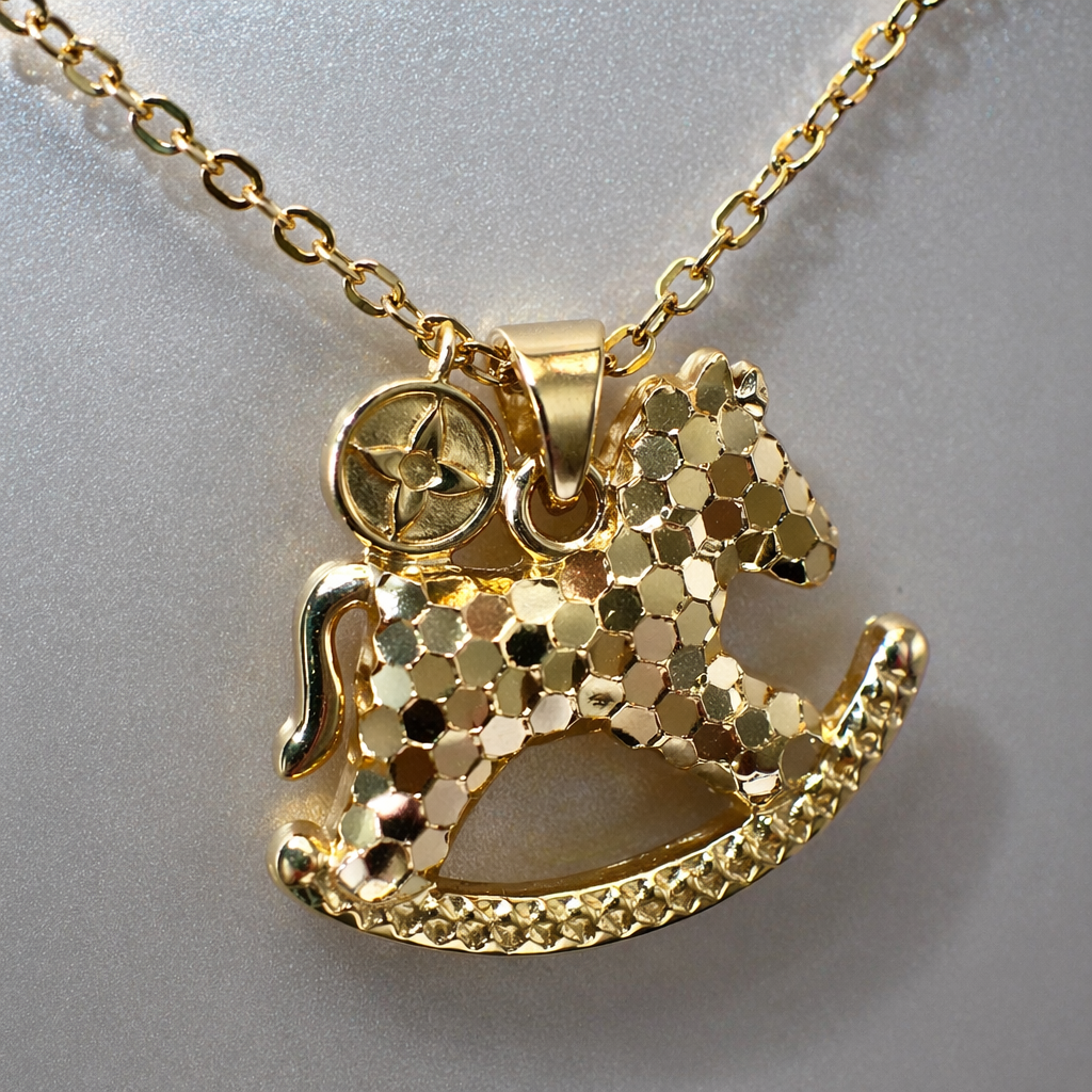 The golden rocking wooden horse pendant necklace is a fashionable, retro and light luxury accessory for girls Application Scenario