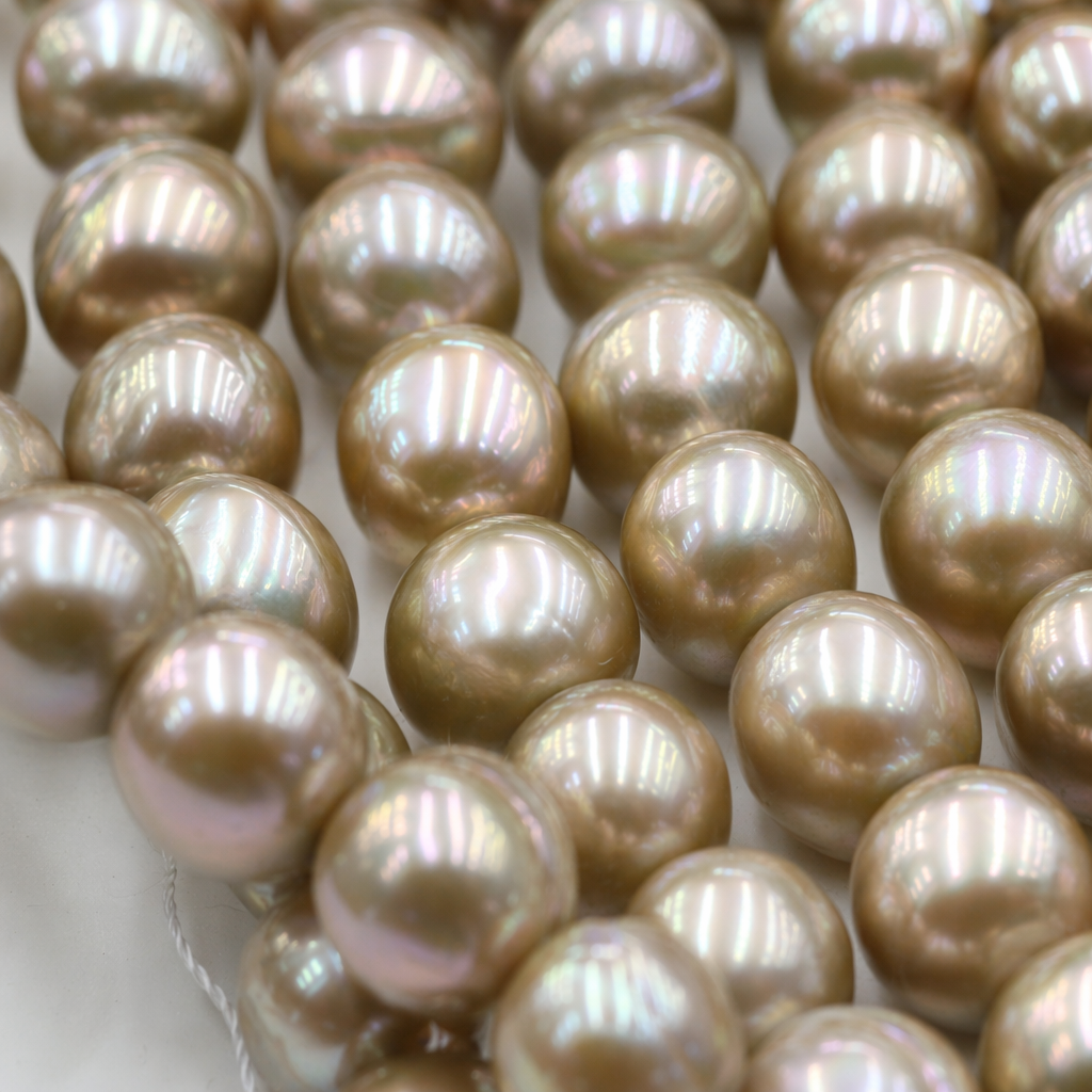 A golden pearl beaded hand-woven necklace is a fashionable and versatile accessory Application Scenario