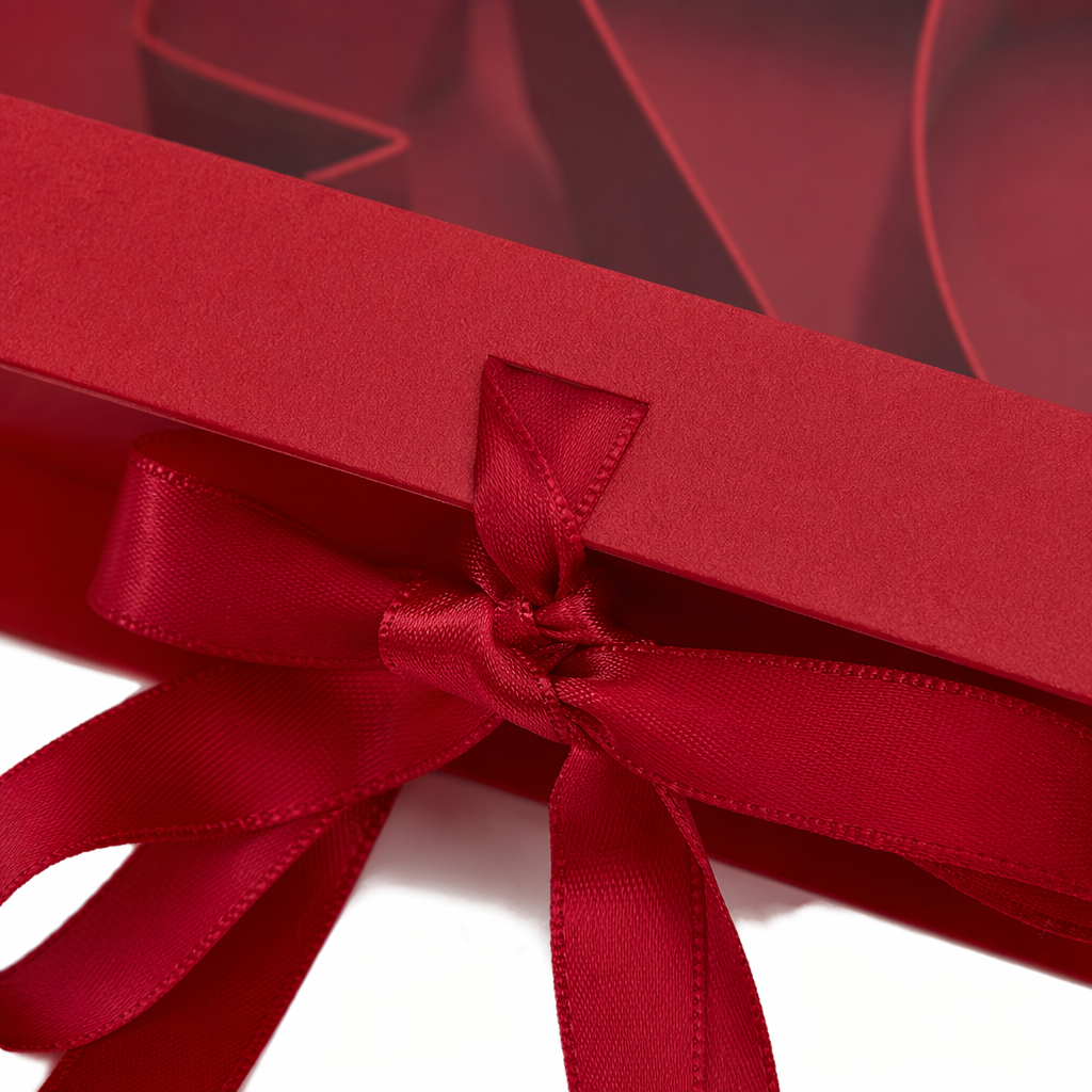 The red gift box is exquisitely packaged and makes an excellent gift for festivals Application Scenario